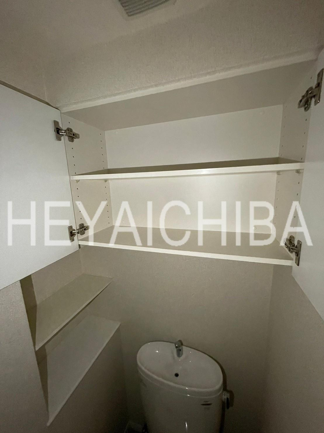 ラグジュアリーアパートメント三ノ輪のトイレ|上部収納