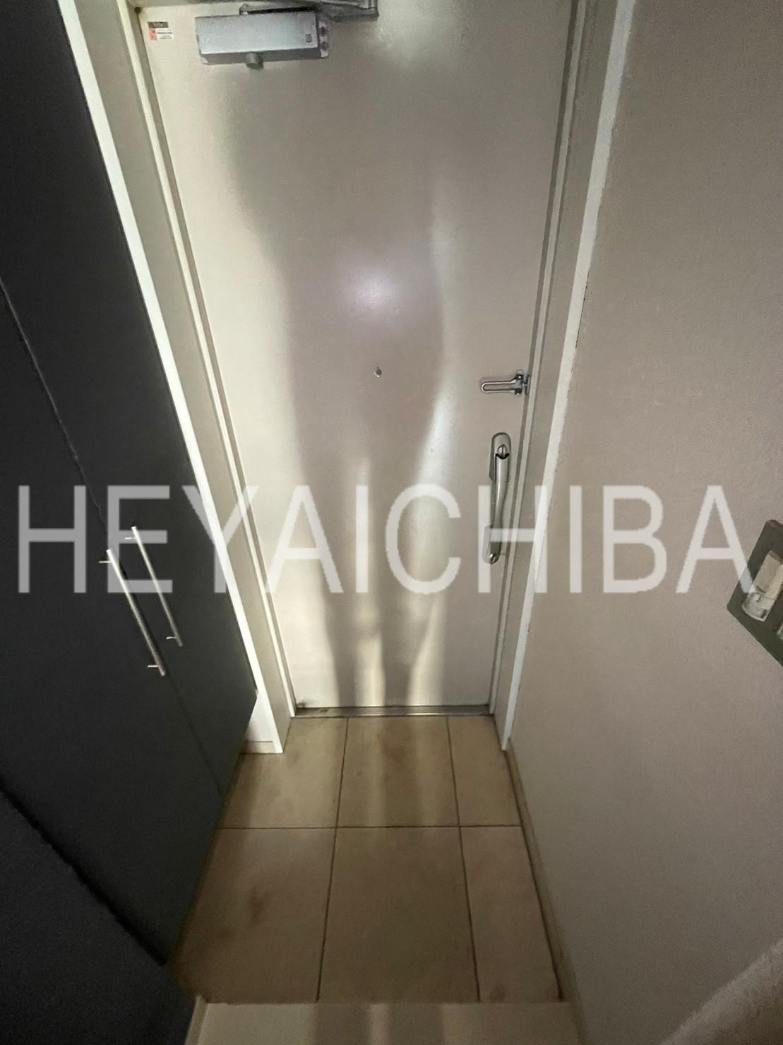 ラグジュアリーアパートメント三ノ輪の玄関