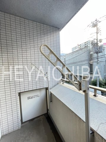 ラグジュアリーアパートメント三ノ輪のその他共用部分|室外物干し