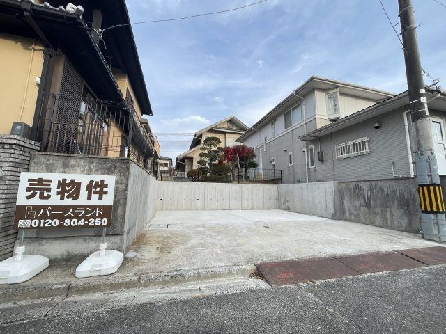 中古戸建・中古住宅　郡山市安積町笹川四角坦　安積三小・安積二中の駐車場|カースペース御確保済み！こちら側には2台駐車可能です！