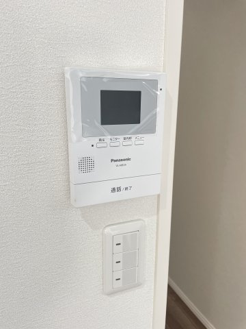 中古戸建・中古住宅　郡山市安積町笹川四角坦　安積三小・安積二中のセキュリティ|室内から来訪者が確認できるモニター付きインターホン！録画機能もあるので外出時などにも安心！