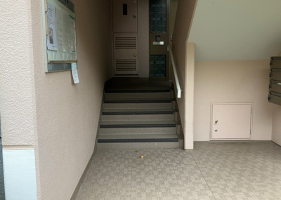 【その他共用部分】 | ベルブリーズ森の里４号棟 | 共用部分は、一棟の建物に住む区分所有者全員が共同で所有するとし、共用部分の管理、補修などは、区分所有者で形成される管理組合が行います。個人の判断で勝手に変更することはできませんので覚えておきましょう。