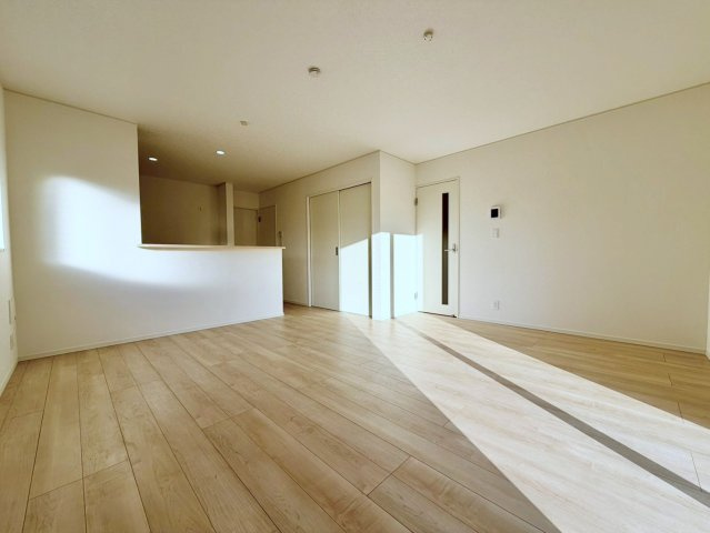 【居間・リビング】 | 銚子市松本町5丁目3号棟 | 即日見学も可能です。お気軽にお問合せ下さい。（ＴＥＬ：０４７６－３７－３８８８）