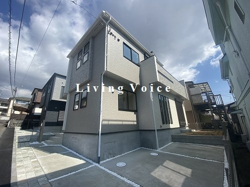 【外観】 | 【仲介手数料０円】秦野市ひばりヶ丘　新築一戸建て　全2棟 | 2号棟　秦野市ひばりヶ丘　新築一戸建て　全2棟