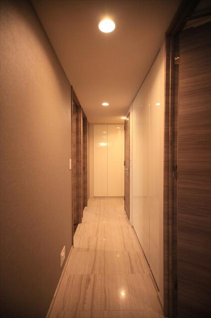 港区六本木７丁目の賃貸マンションのロビー| 