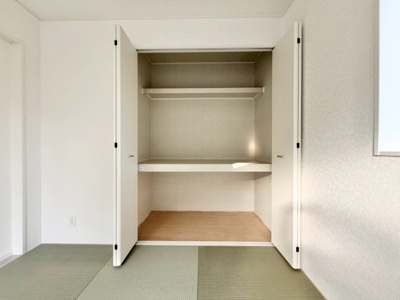 【洋室】 | 銚子市松本町5丁目4号棟 | 施工例:即日のご見学も可能です。お気軽に0476-37-3888までお問合せ下さい。