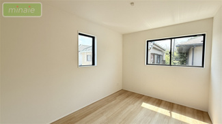 【洋室】 | 長期優良認定住宅　 完成してます　車4台　西志津全2棟　2号棟　　