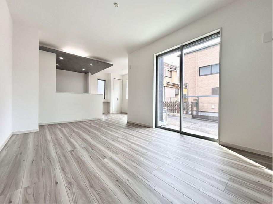 泉区中田東４丁目　新築戸建　5580万円の居間・リビング