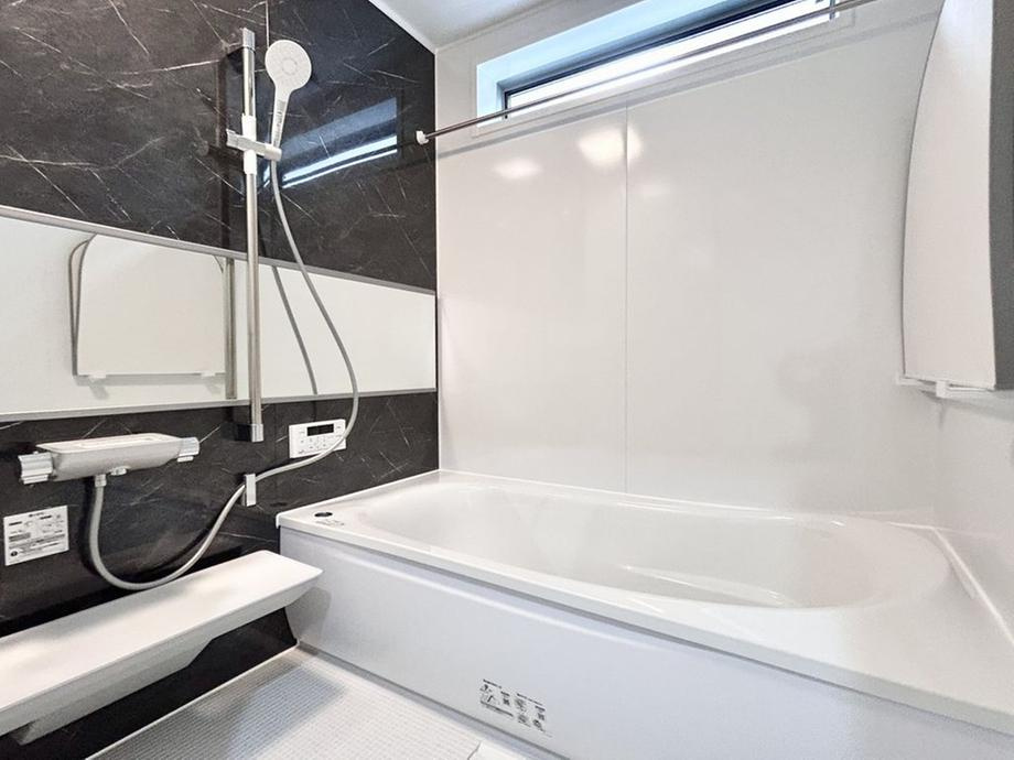 泉区中田東４丁目　新築戸建　5580万円の浴室