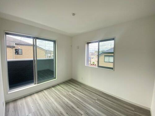 泉区中田東４丁目　新築戸建　5580万円の洋室