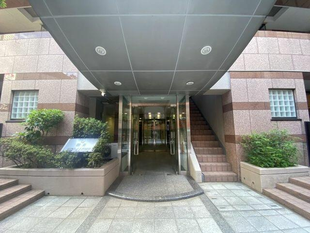 港区六本木３丁目の賃貸マンションのエントランス|エントランス 