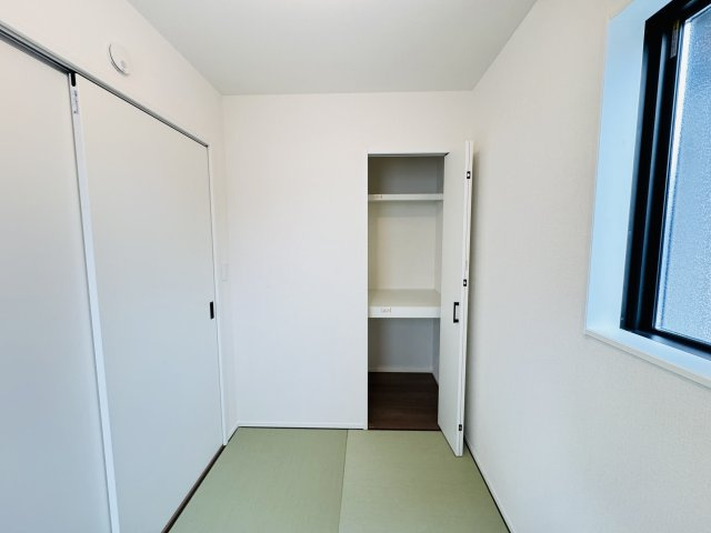 市川市本北方３丁目新築戸建【若宮小学校：7分】の収納|3帖和室収納