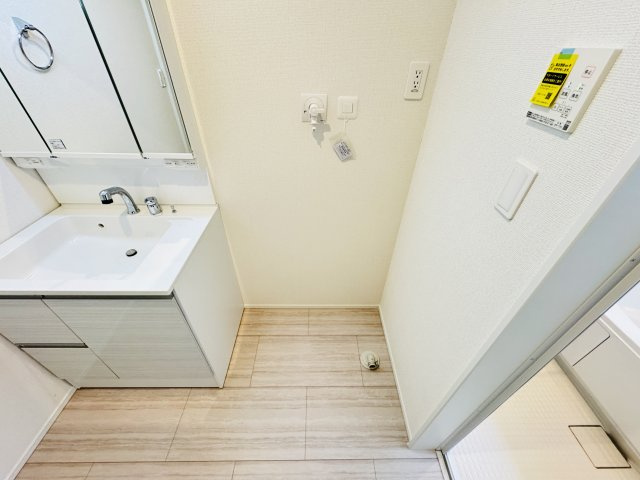 市川市本北方３丁目新築戸建【若宮小学校：7分】のランドリースペース|洗濯機置き場・乾燥機用ガス栓つき