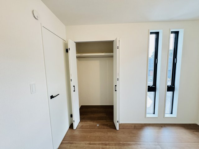 市川市本北方３丁目新築戸建【若宮小学校：7分】の収納|5.25帖洋室収納