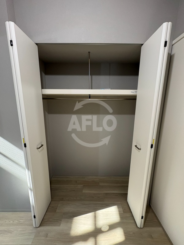 クローバー・グランツ三国ヶ丘の収納|クローバー・グランツ三国ヶ丘　クローゼット