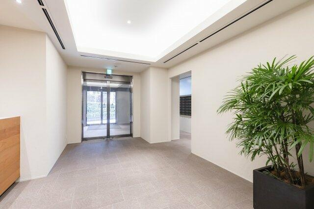 港区六本木１丁目の賃貸マンションのロビー| 