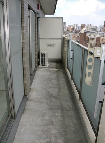 【バルコニー】