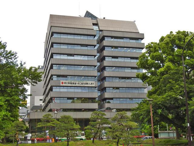 港区六本木３丁目の賃貸マンションの外観|港区立六本木中学校まで751m 