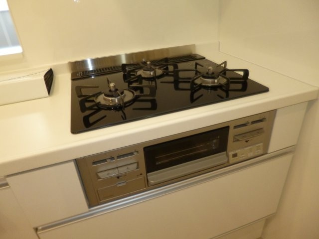 メゾン　ボヌールのキッチン|3口ガスコンロ