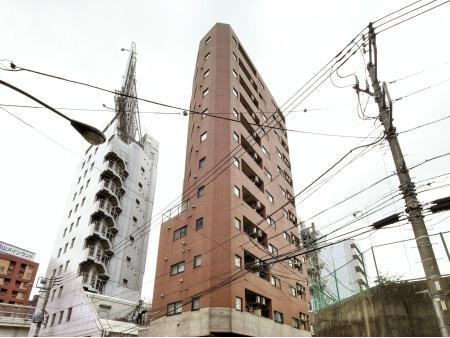 港区六本木４丁目の賃貸マンションの外観| 