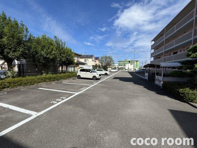 グランドゑび寿の駐車場