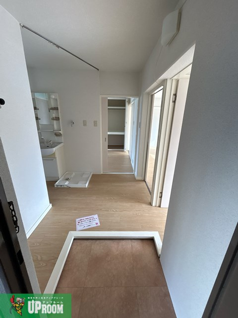 柏原農住団地T棟の玄関