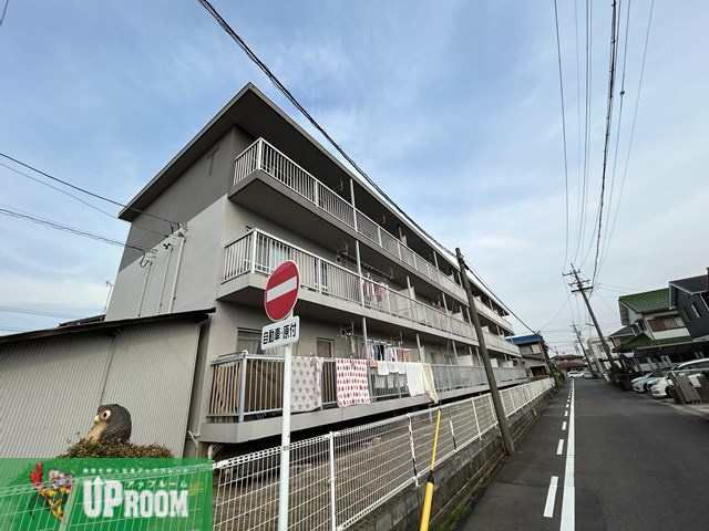 柏原農住団地T棟の外観