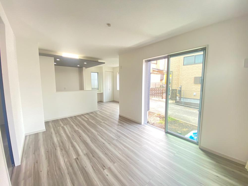 泉区中田東４丁目　新築戸建　5680万円の居間・リビング