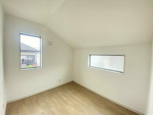 泉区中田東４丁目　新築戸建　5680万円の洋室