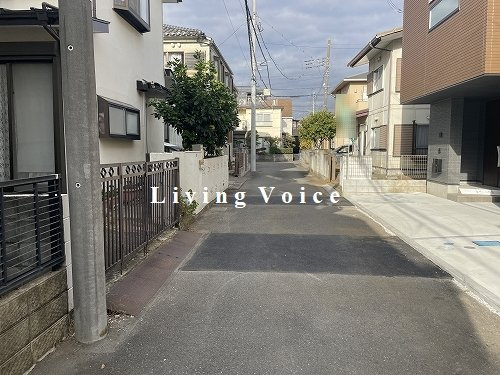 【前面道路含む現地写真】 | 【仲介手数料０円】座間市ひばりが丘1丁目　新築一戸建て　全2棟 | 【仲介手数料０円】座間市ひばりが丘1丁目　新築一戸建て　全2棟