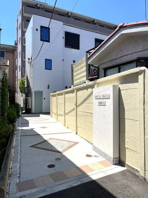 大田区大森東２丁目のアパートのエントランス