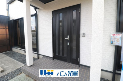 【玄関】 | 宇部市大字東岐波 中古住宅／4LDK・2階建