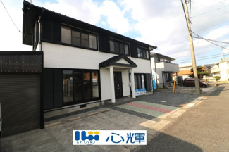 【前面道路含む現地写真】 | 宇部市大字東岐波 中古住宅／4LDK・2階建 | 整備された道路に面する現地はコミュニティー以外の方々の出入りも少なく、お車の出し入れも楽々です。
