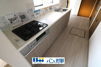 【キッチン】 | 宇部市大字東岐波 中古住宅／4LDK・2階建 | 2025年10月／システムキッチンを新設しております。