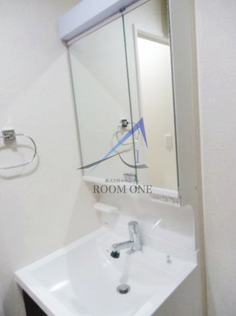 ユーズジャルダンⅡの洗面所|洗面台です。