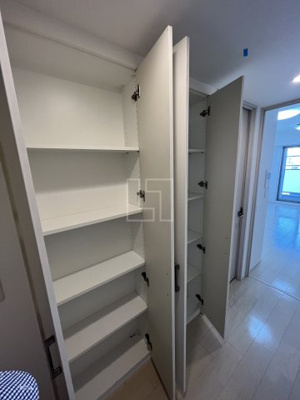 【収納】 | イニシアブランなんば | イニシアブランなんば　物入