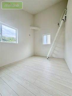 【洋室】 | ZEH水準住宅　床暖房　食洗機　ロフト　大野町1　2号棟