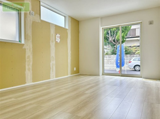 【居間・リビング】 | ZEH水準住宅　床暖房　食洗機　ロフト　大野町1　2号棟