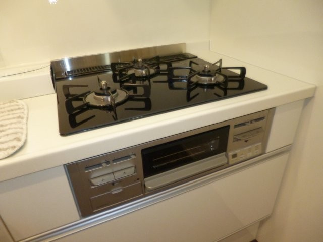 メゾン　ボヌールのキッチン|3口ガスコンロ
