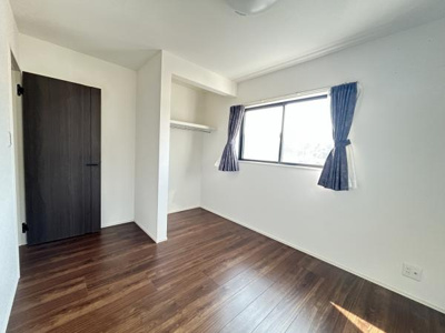 【洋室】 | 周南市新清光台1丁目戸建 | 二階北側洋室