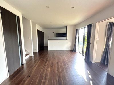 【居間・リビング】 | 周南市新清光台1丁目戸建