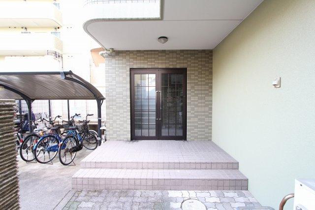 メルヴェーユ小幡Ⅱのエントランス