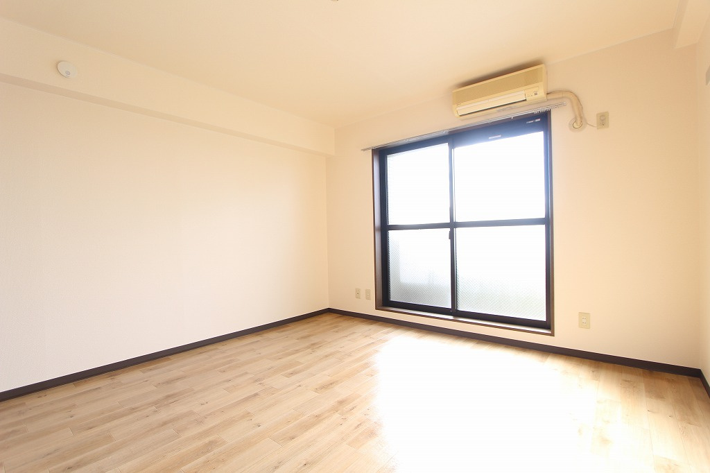 メルヴェーユ小幡Ⅱの居間・リビング|同物件の参考写真です。