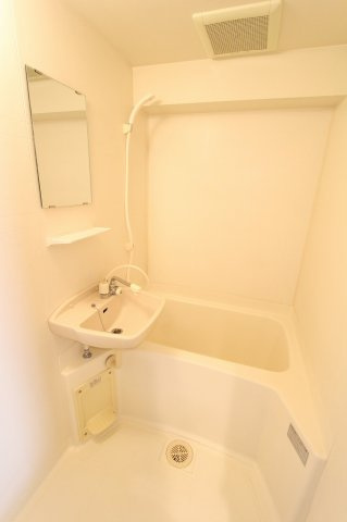 メルヴェーユ小幡Ⅱの浴室|同物件の参考写真です。