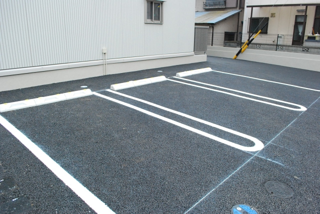 エスタリオ大樹寺の駐車場