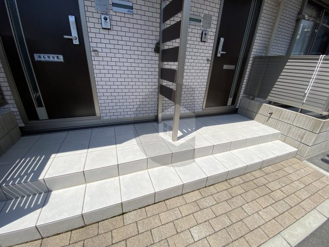 ラシーネ若江のロビー