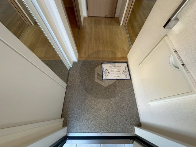 ラシーネ若江の玄関