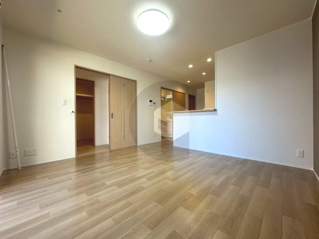 ラシーネ若江の居間・リビング