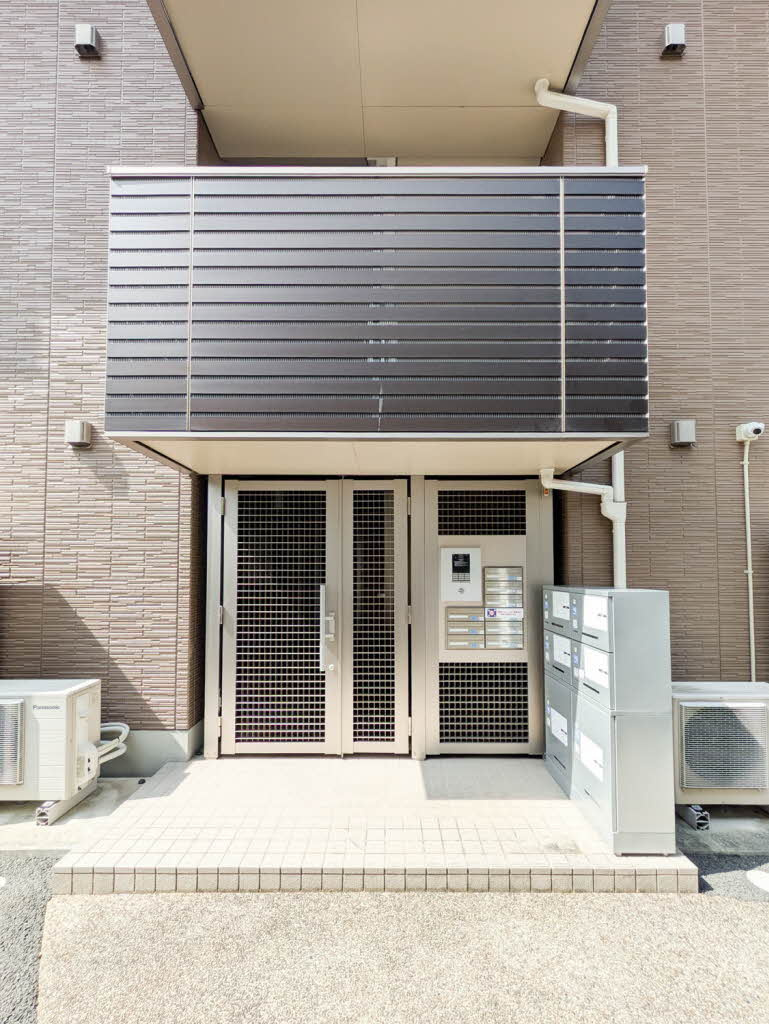 シャーメゾン桜川 ＊＊のエントランス