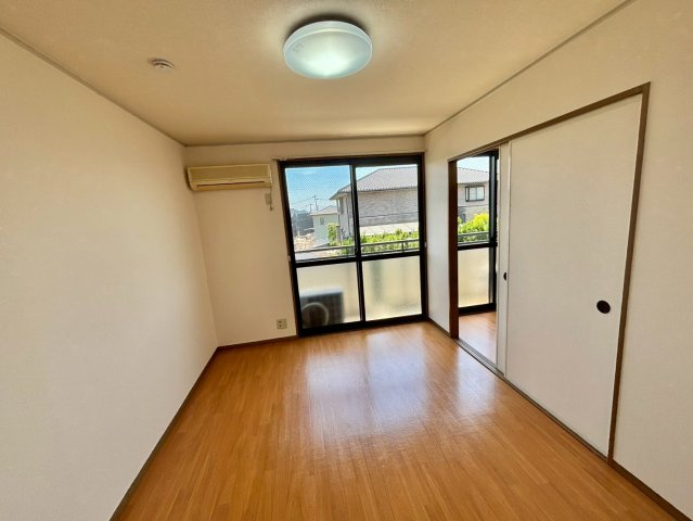 シャトルSの洋室